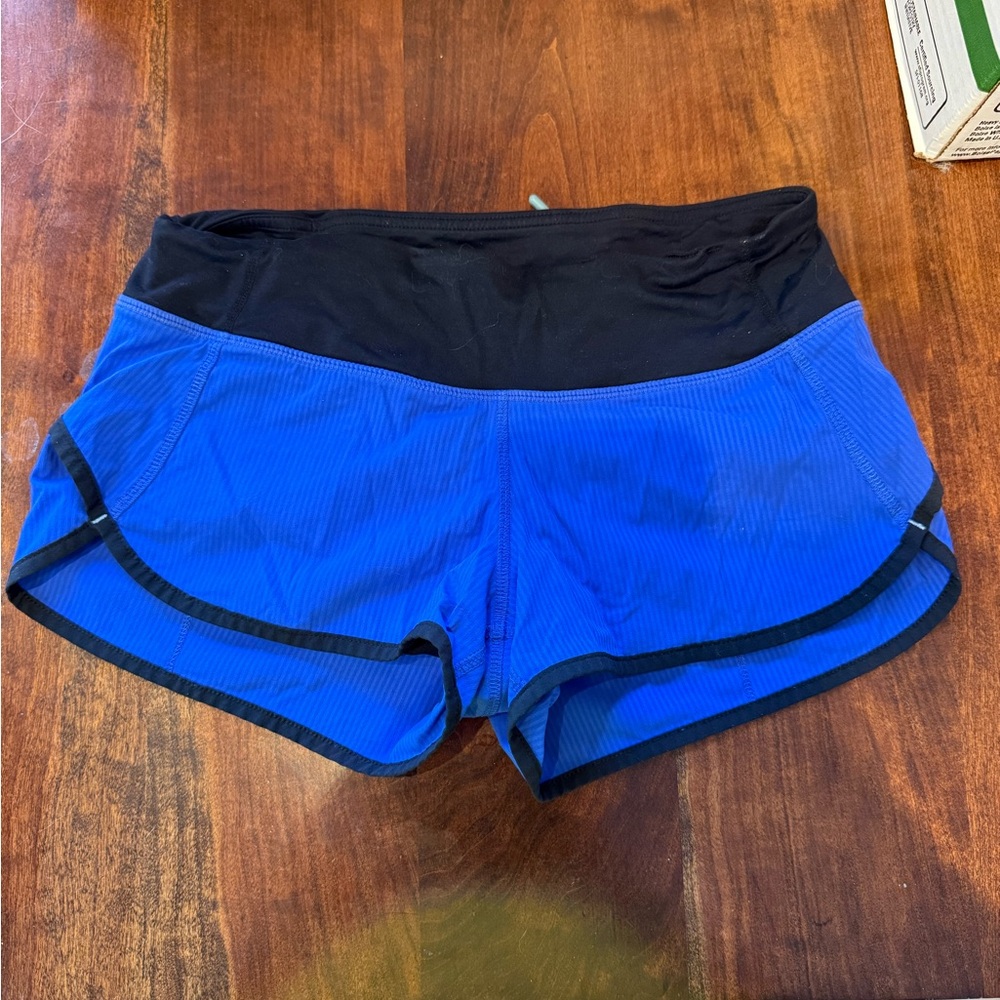 Lululemon Speed Shorts size 2 EUC inseam 2.5”